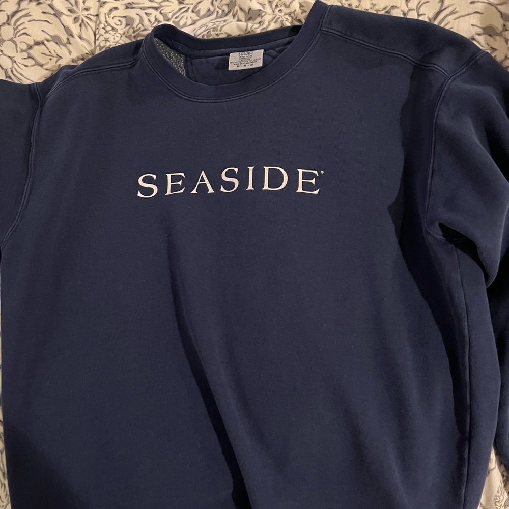 seaside sweatshirt! comfort colors size medium!